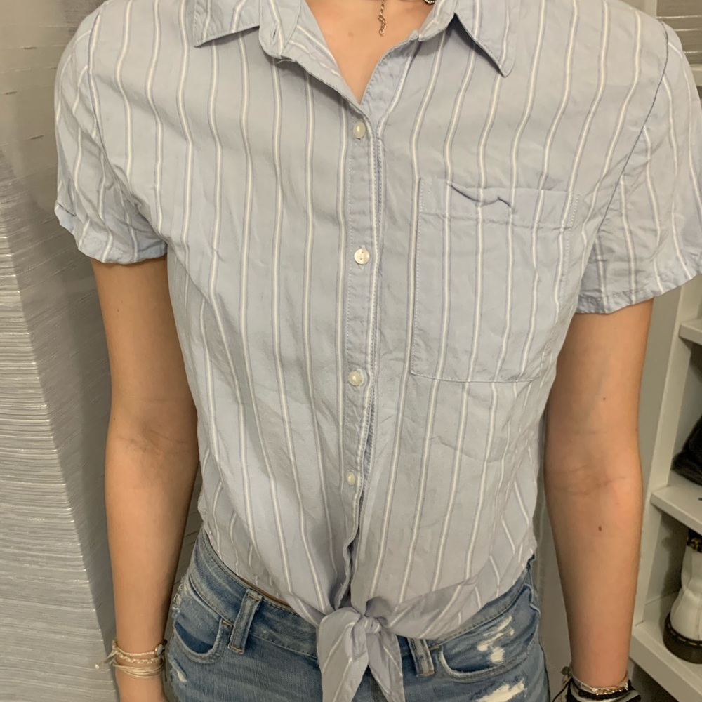 Crop top.